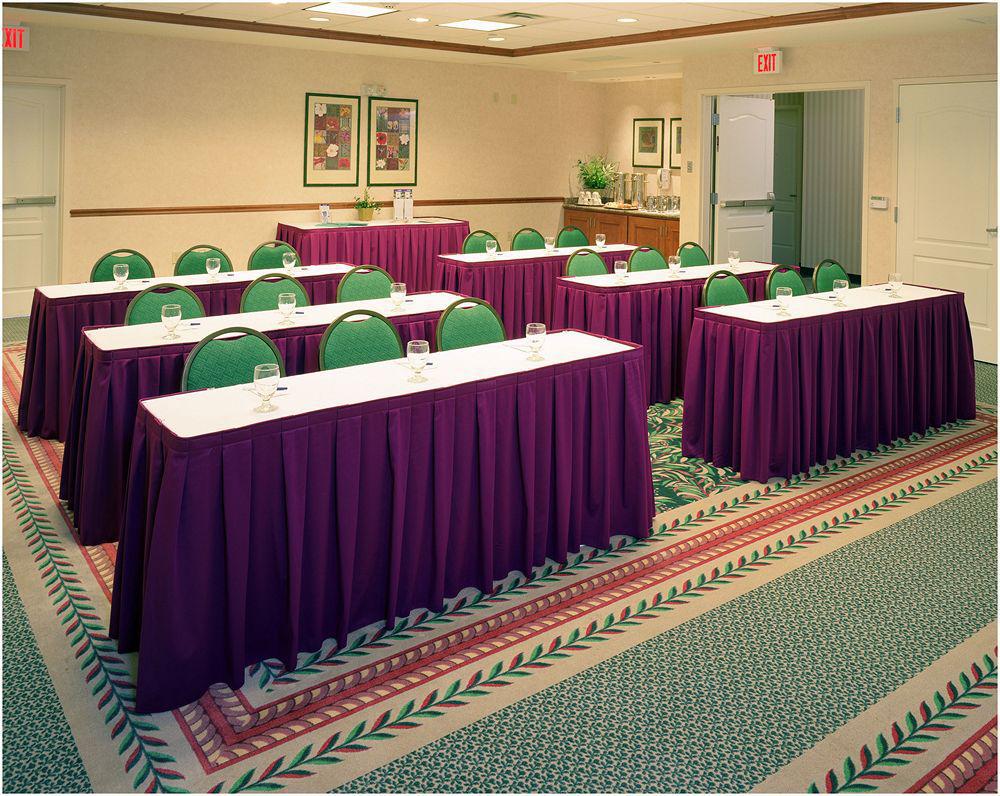 Hilton Garden Inn Minneapolis Maple Grove Konforlar fotoğraf